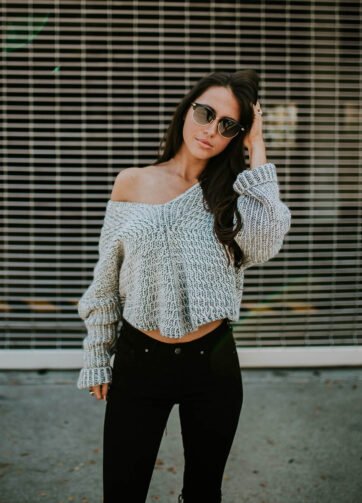 Off-the-shoulder jumper